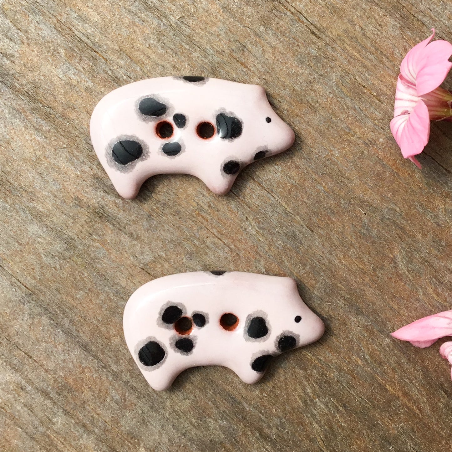 Little Pig Buttons  1/2" x 7/8"