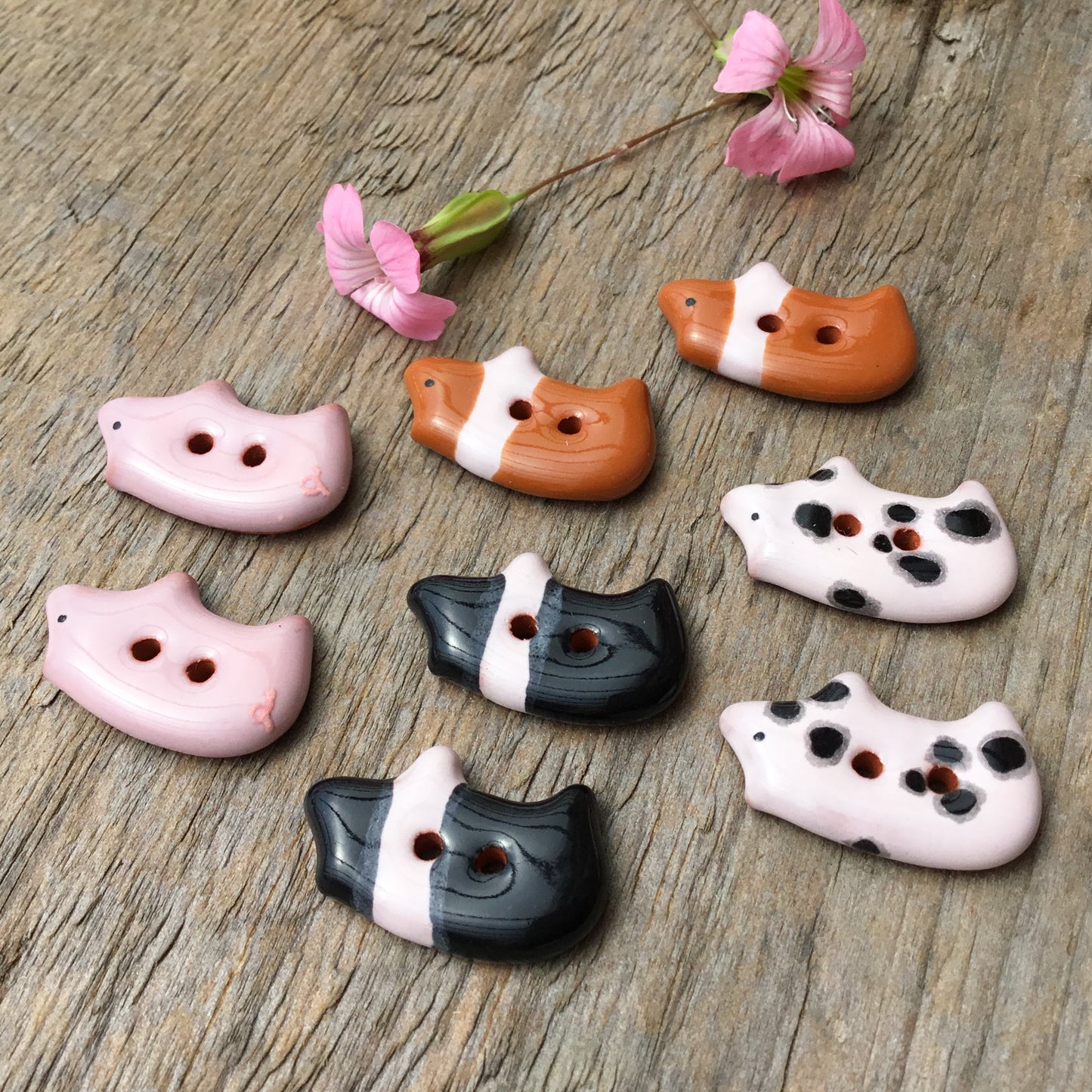 Little Pig Buttons  1/2" x 7/8"